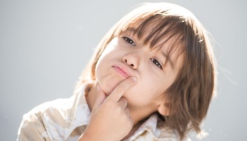 O que é o que é? As 71 melhores charadas para crianças com respostas